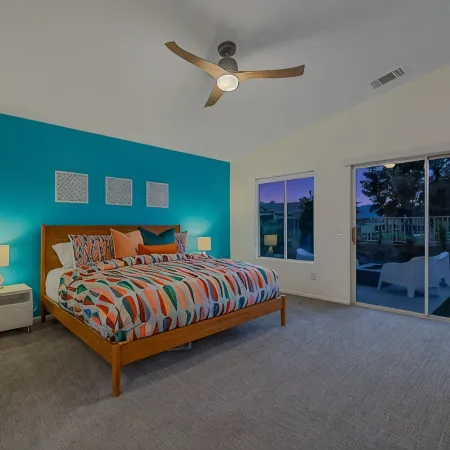Newly renovated DESERT RETREAT *Private oversized Pool* Walk to Stagecoach