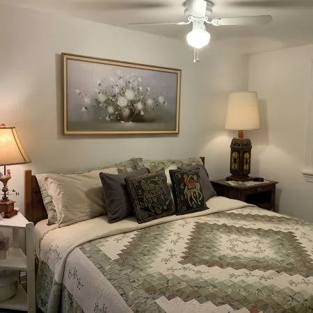 Cozy Country Apartment in Heart of Geauga County