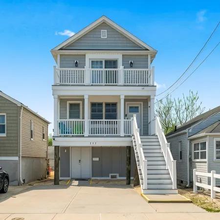 Luxury Coastal Home • Badges • Parking •
