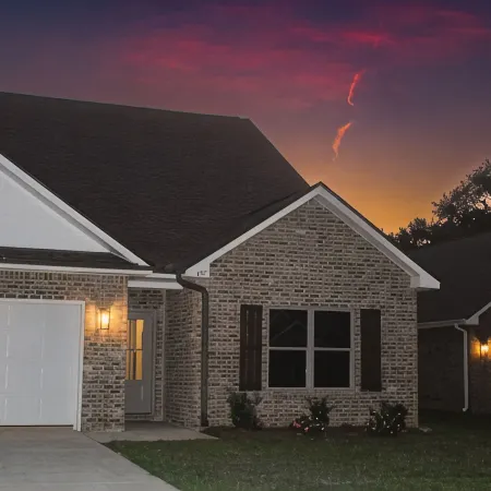 Charming Brand New Home in Foley
