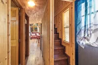 Cabin w/Loft in South Lake Tahoe - 15 Mins from Skiing, Stateline & Emerald Bay - Chalets