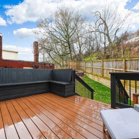 Unique 4Bed/3.5 Bath Townhouse/Garage+Rooftop Deck