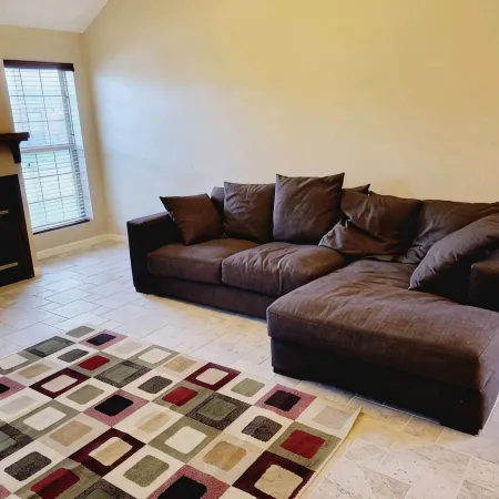 Modern Secluded 2 BR 1.5 Bath