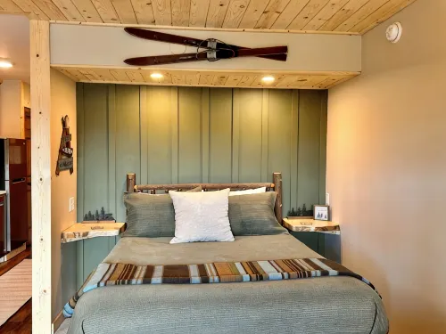 Newly Remodeled Fireplace Studio Ski-in/Ski-Out Condo-Balcony, Pool & Hot Tub - 부티크