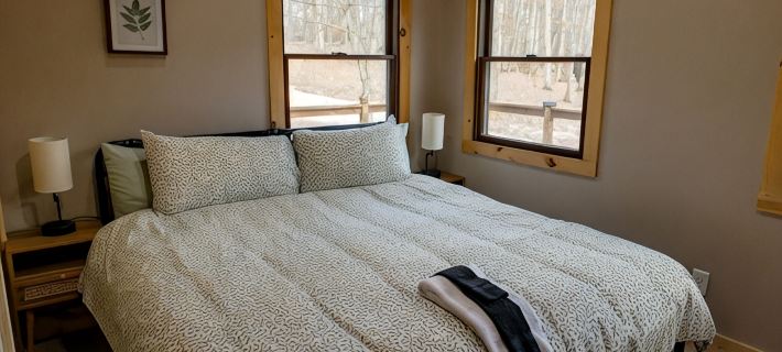 Secluded Cabins on Private Stocked Pond Hot Tub. Ping Pong. Arcade. Master Suite Hotels in Fairfield County