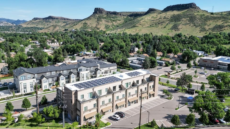 Modern and Cozy • Mins to Downtown, Red Rocks, Csm