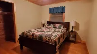 Lakeview Lounge. 3 bedroom cabin surrounded by national forest. - Alppimaja
