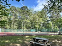 2Br Getaway-  2 Min. Walk to Lake Livingston and Marina - Wifi