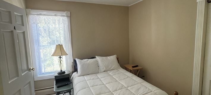 GREAT FOR FAMILIES! 3 MINUTE WALK TO MAIN STREET & 1 MILE FROM WINDHAM SKI MT. Hoteles en Windham