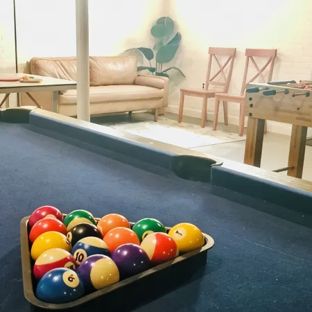 NEW! ARK Family Retreat w/ Game Room 3min to Ark!