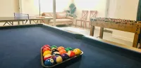NEW! ARK Family Retreat w/ Game Room 3min to Ark! - 3 estrellas