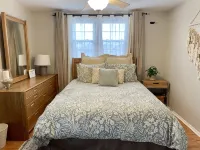 3 bedroom Cottage w/ Tiki Bar, great location in Ship Bottom - Familievenlig