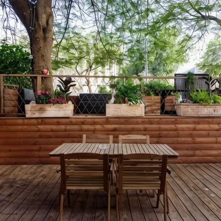 חופש יהונתן -צימרים בכנרת בטיילת טבריה Hofesh Yehonatan Cabin Promnade Tibrias