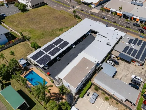 Gladstone CBD Motel - parking