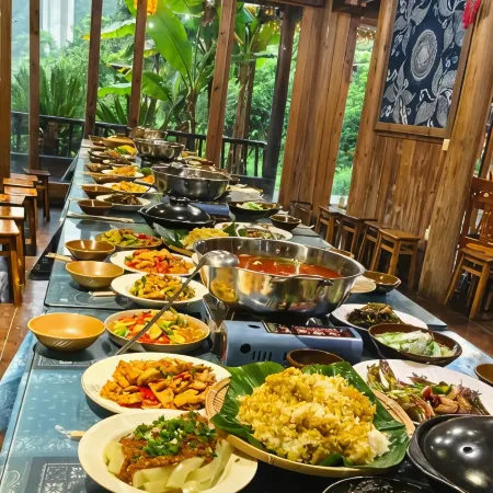 Danzhai Shiqiao Mengdie Garden Homestay (Shiqiao Ancient-Method Papermaking Culture Store)
