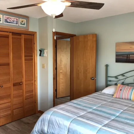 Ocean & Sound Views, 4BR house, Private Pool & Hot Tub, WiFi, AC, Dog Friendly