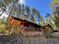 Mountain Meadow View Retreat - balcony