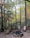 Log cabin, Blue Rdg. Mtn.,  A.T., Helton Crk falls, Vogel St. Park, near Helen - Parvekkeita