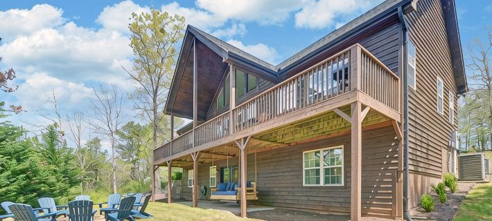 Lake Nottely 4 Bdrm Cabin,  Game Rm, Sauna, Mtn & Lake Views, Dock, EV Charger. Hotels in Union County