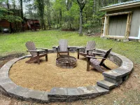 Blue Ridge Riverfront Cabin•2-Level Deck•Sleeps 8 - Chalets