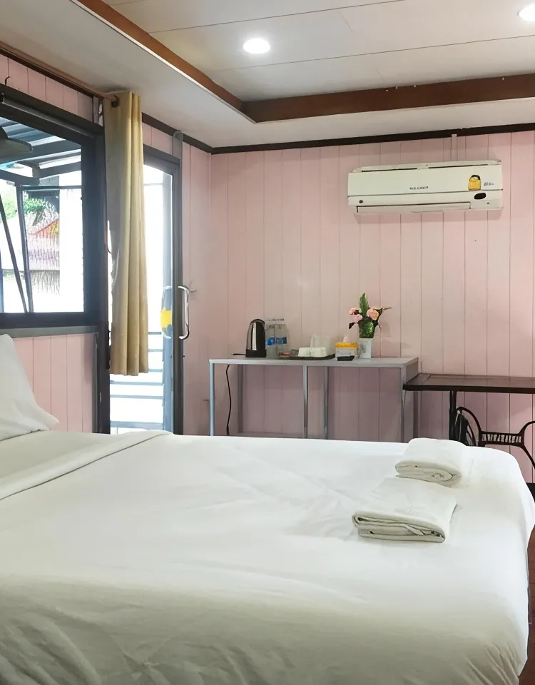 ห้องพักสำหรับสี่ท่านพร้อมระเบียง