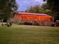 "River House" Log Cabin Nestled near the Red River - 무료 와이파이
