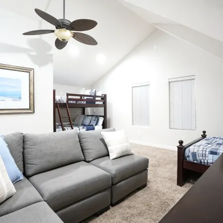Sweet 4 Bedroom, 3 Bath Plus Loft Bedroom, Pool Home
