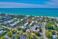 1st Floor by Pool, Beach and 3rd St. S Coffee Shops, Restaurants and Farmer Mkt - Private Pools
