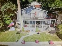 NEW Beautiful, Spacious Lake House - 3-Star