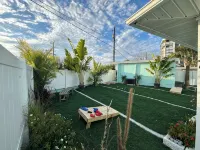 Beach Family Retreat w/Hot Tub, Fire Pit, Lots of Games & Only 100 Steps to Sand - 3 ดาว