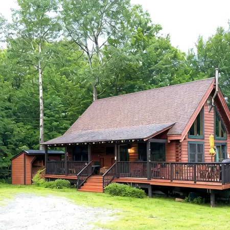 Trending Family Retreat - Pvt. Deck Hot Tub, Pool & Game Room