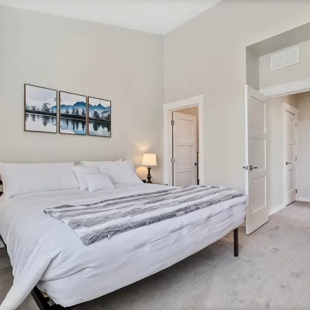 Stylish 2 bedroom townhome