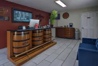 Lynchburg Country Inn - Motels