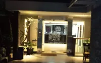 Blessing Residence Hotel - Hostels