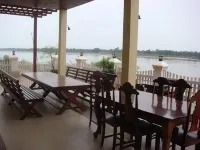 Keerawan House Rim Khong Hotels in Phon Phisai