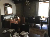 La Vieille Boulangerie Hotels in Saint-Launeuc