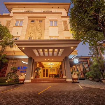 Alron Hotel Kuta Powered by Archipelago