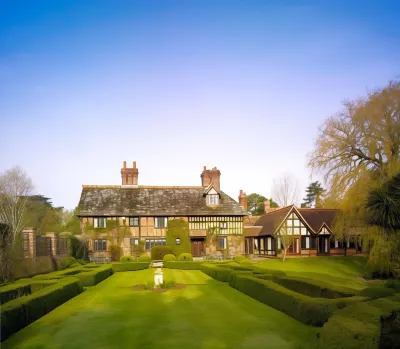 Langshott Manor - Luxury Hotel Gatwick Hotel a Redhill