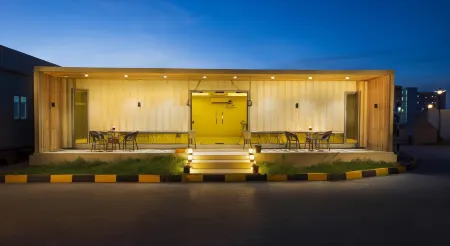 City Hotel Duqm Отели в г. Дукм