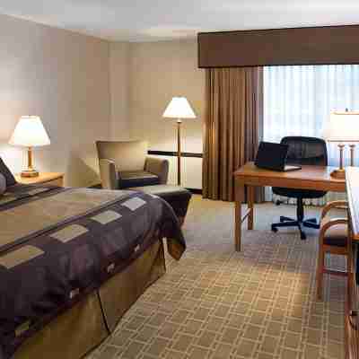 Bismarck Hotel and Conference Center Rooms