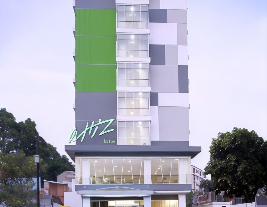 5. 위즈 호텔 치키..