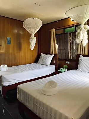 Dalom Guesthouse Hotels near Don Det
