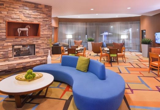 2. 페어필드 인 &..