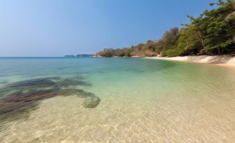 Baan Khunying - Secluded Phuket Beachfront Villa