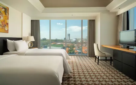 ARTOTEL TS Suites Surabaya