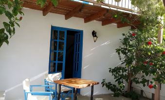 S West Crete Cottage