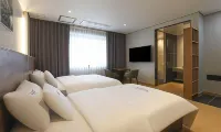 Hotel Grand Bay Boryeong Hotels near Daecheon Beach