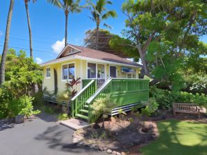 Hale Iki Kapaa Cottage - 1 Block to Beach!