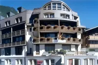Hotel Viktoria Eden فنادق في ادلبودن