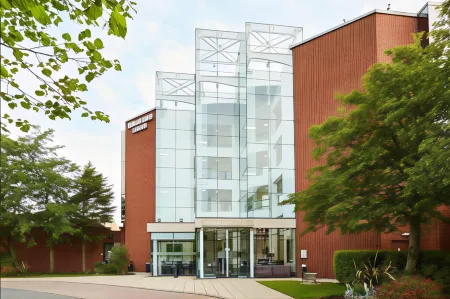 Mercure St Helens Отели рядом с достопримечательностью «Кобс»